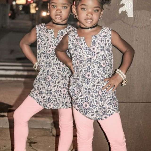 Похожие на Рианну близняшки стали звездами Интернета