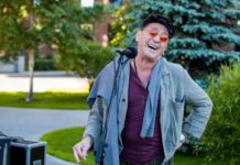 «Всі відтінки зеленого»: з-за яскравого вбрання Григорія Лепса порівняли з крокодилом Геною.