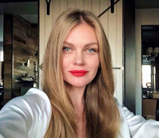 Це дівчинка: Олена Кулецька назвала пол новонародженої дитини.