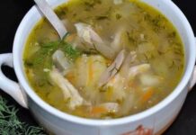 Суп розсольник з куркою і рисом