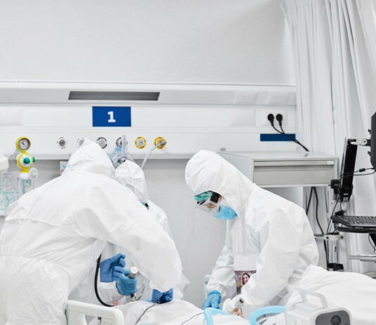 Вчені навчилися передбачати летальний результат через covid-19