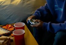 Penjelasan Viral Slang: Asal Usul dan Arti “Ibuku Agak Tunawisma”