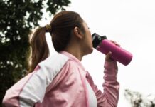 Lékaři říkají: Většina lidí nepotřebuje elektrolytové prášky