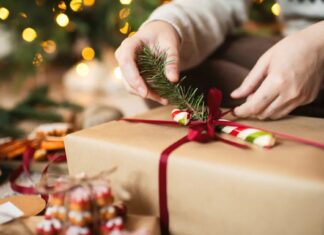 Нескінченний тягар свят: чому жінки не можуть виграти в етичному даруванні