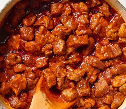 Справжня Карне Адовада: смачне мексиканське рагу