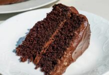 Соєвий соус: Несподіваний інгредієнт, який покращує шоколадний торт із коробки