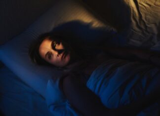 Нове дослідження показує, що машини з рожевим шумом можуть порушувати відновний сон