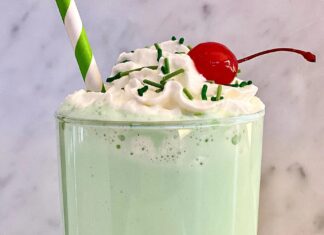 Ідеальний Рецепт Shamrock Shake: Відтворіть Класику McDonald’s Будинки