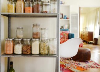 Електричний герметизатор для банок Mason набирає популярності для консервації продуктів.