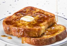 Поліпшіть свій французький тост за допомогою забутого інгредієнта: солодового молочного порошку