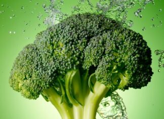 Харчування для розуму: 11 продуктів, які рекомендують експерти для захисту здоров’я мозку