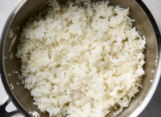 «Метод макаронів»: безвідмовний спосіб приготувати ідеальний рис на плиті