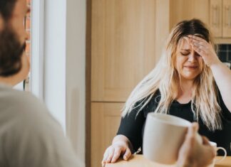 Прихована ціна «сухого жебракування»: чому непрямі прохання руйнують відносини