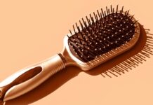 La tua spazzola per capelli è una bestia sporca