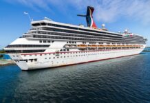 Інцидент з чуханням ніг на лайнері Carnival Sunrise: вірусний скандал
