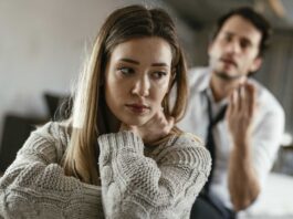 Jak sobie poradzić z partnerem, który źle z tobą rozmawia: wyznaczanie granic i znajdowanie rozwiązań